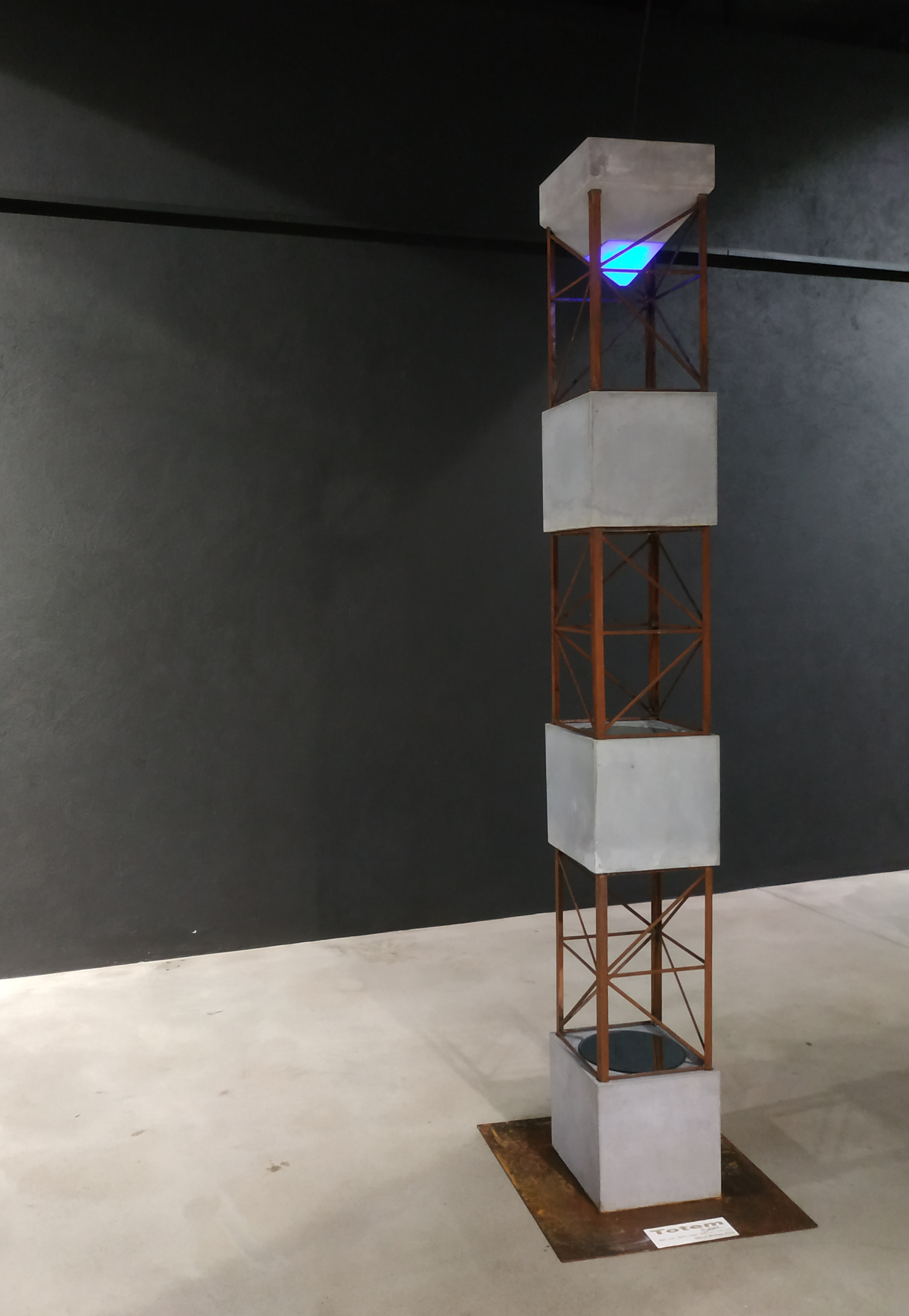 Totem — Hervé Michas