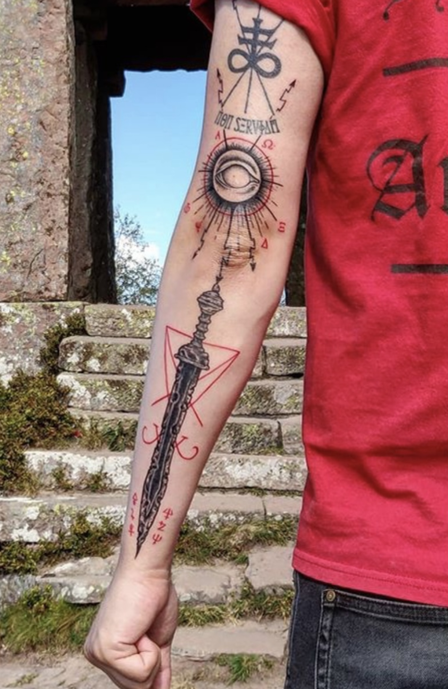 Left Hand Path. Tatouage — Élisabeth Noctem